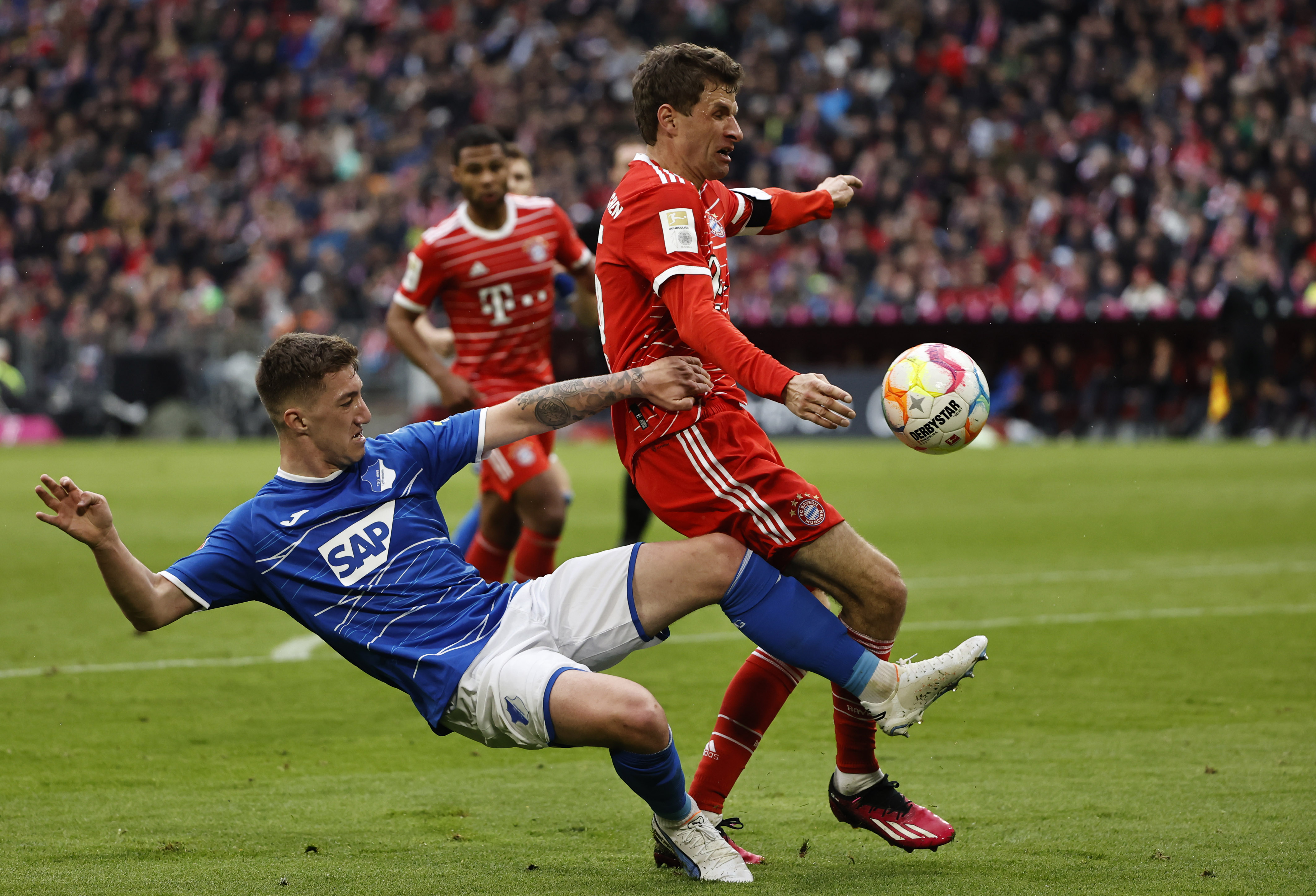 LOL英雄联盟下注平台_多特蒙德德甲击败霍芬海姆阿德耶米反击破门(击退拜仁领跑德甲 曾被买垮的多特蒙德重整旗鼓)