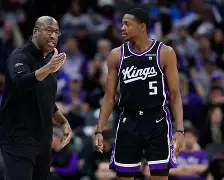 英雄联盟下注_包含金州勇士NBA反弹击败萨克拉门托国王，库里外线火力全开的词条